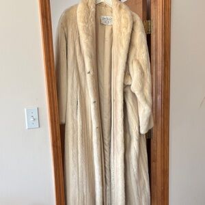 Elegant Cream Fur Coat